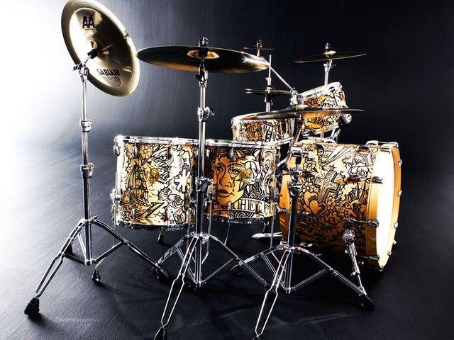 Chad Smith’s Pearl drumkit gets a tattoo blank